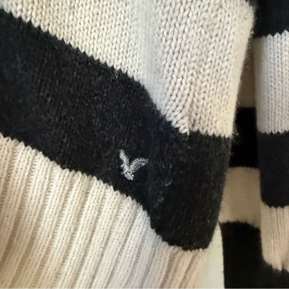 Y2K American Eagle Striped Shawl Collar Sweater in Charcoal Grey and Ivory - Picture 9 of 12